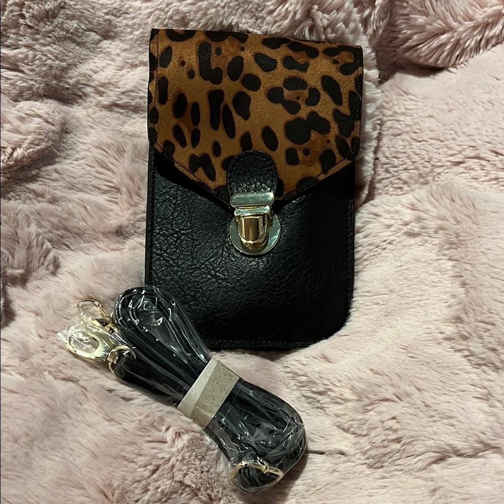 Leopard Print Touch Screen Purse